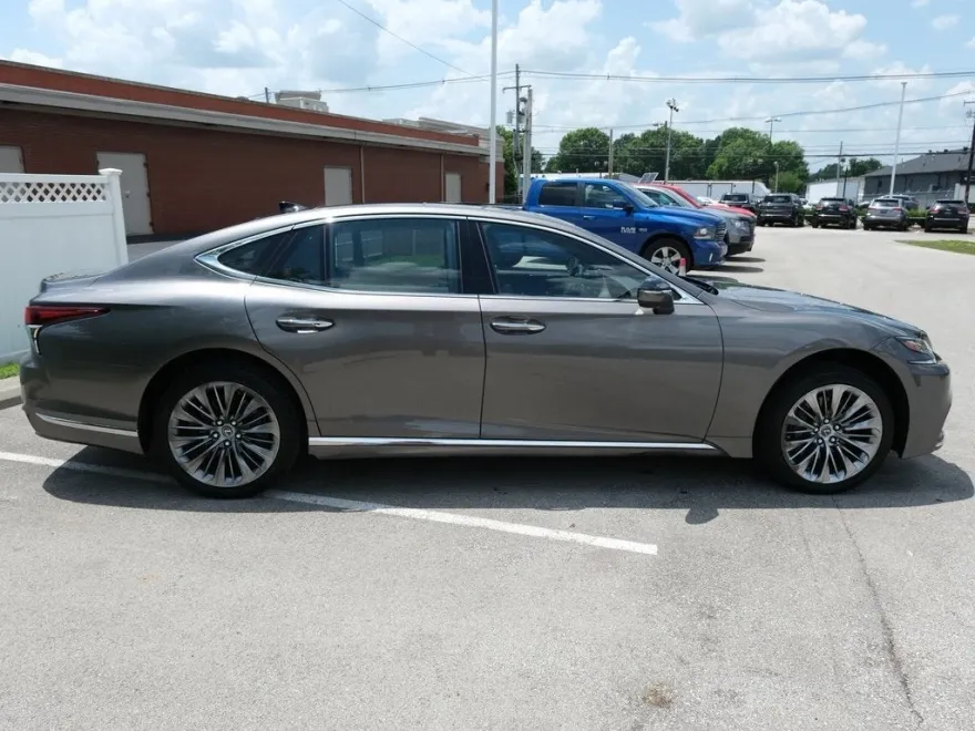 2018 Lexus LS 500 photo 1