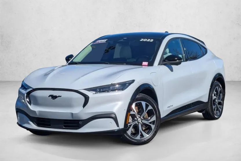 2022 Ford Mustang Mach-E Premium photo 1