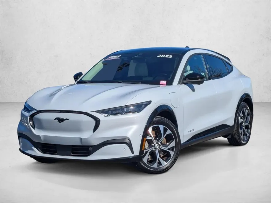 2022 Ford Mustang Mach-E Premium photo 1
