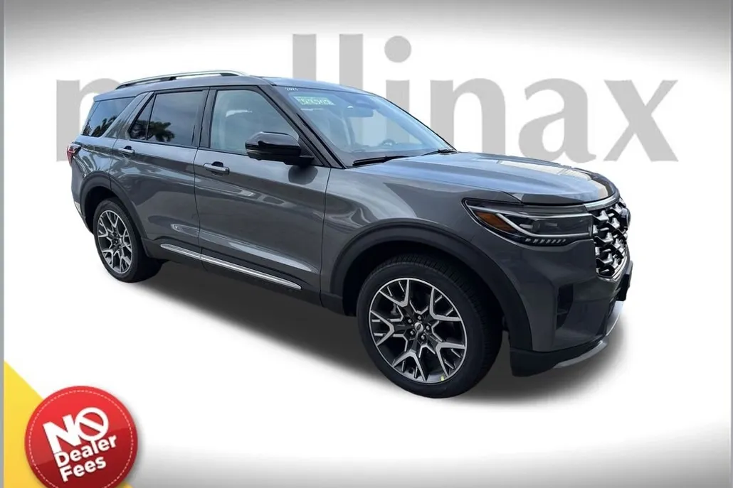 2025 Ford Explorer Platinum photo 1