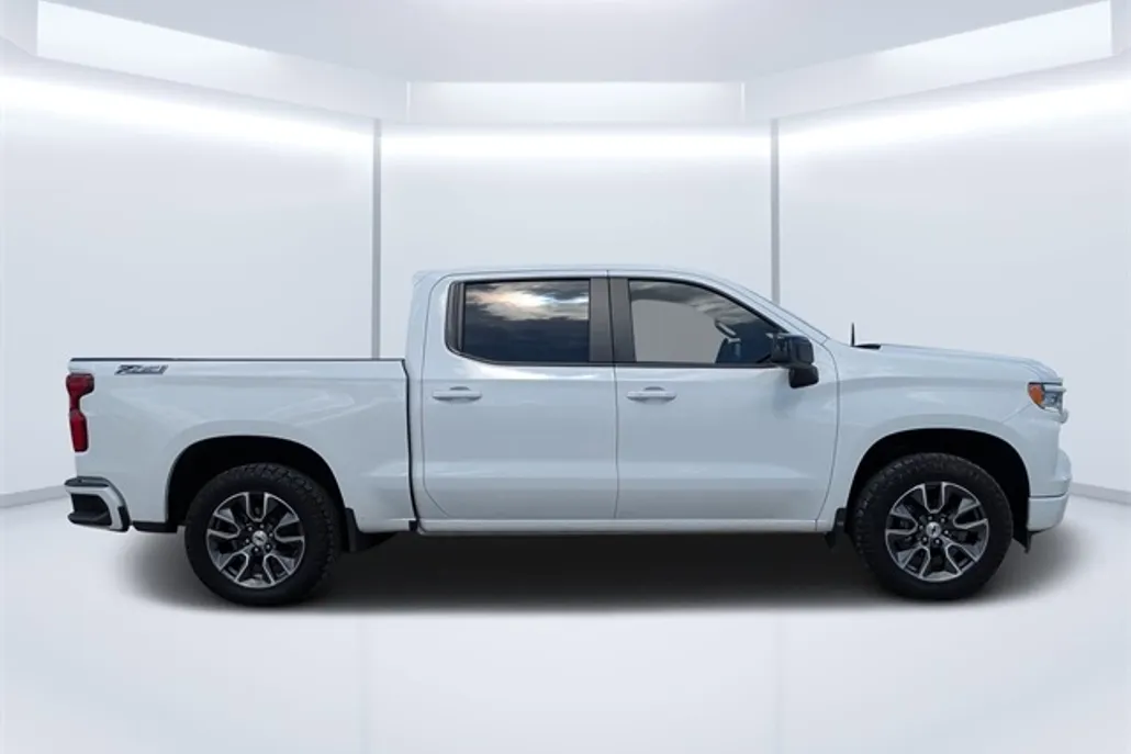2024 Chevrolet Silverado 1500 RST photo 1