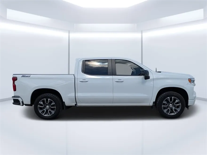 2024 Chevrolet Silverado 1500 RST photo 1