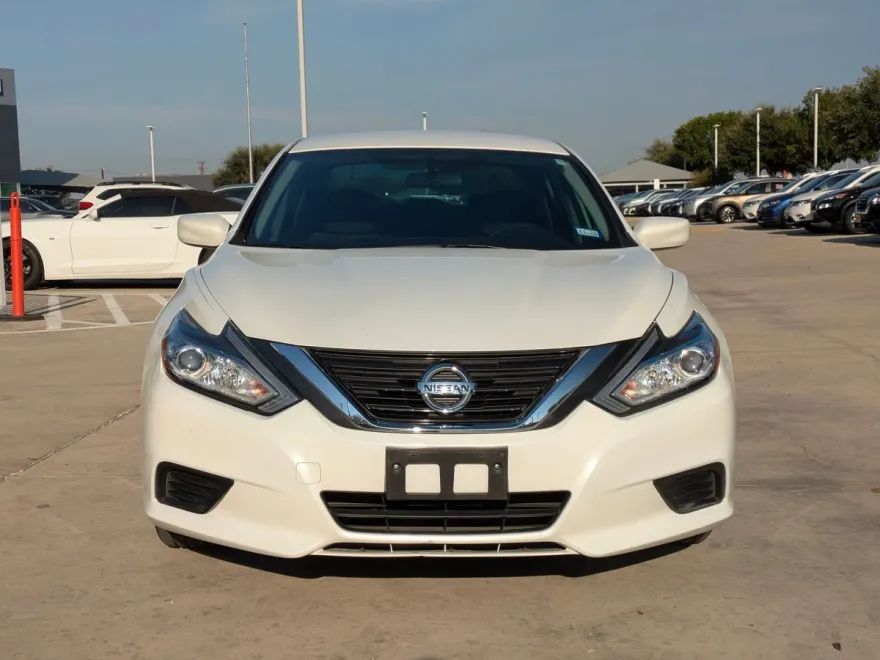 2016 Nissan Altima 2.5 S photo 1