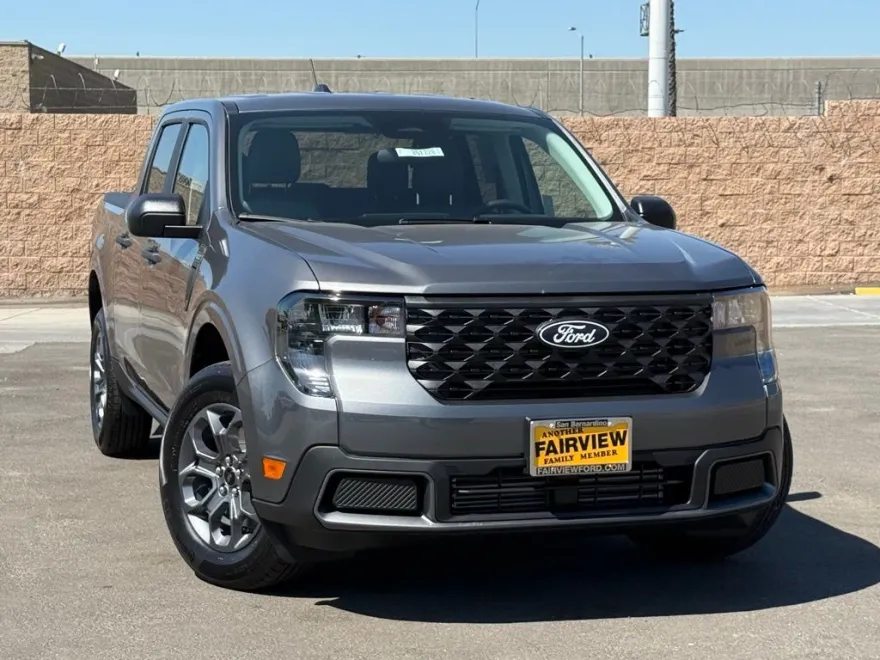 2025 Ford Maverick XLT photo 1