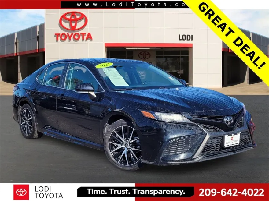 2023 Toyota Camry SE photo 1