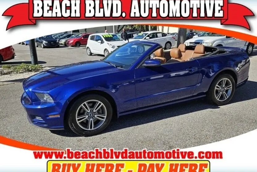 2013 Ford Mustang Convertible V6 Premium photo 1