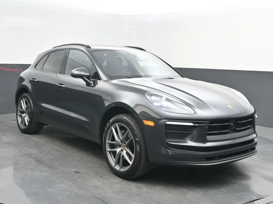 2025 Porsche Macan Base photo 1