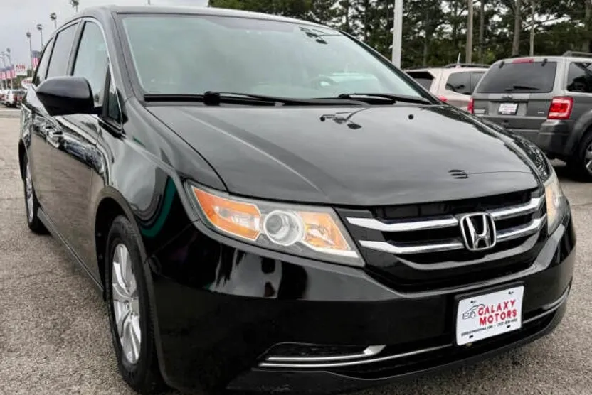 2015 Honda Odyssey EX photo 1
