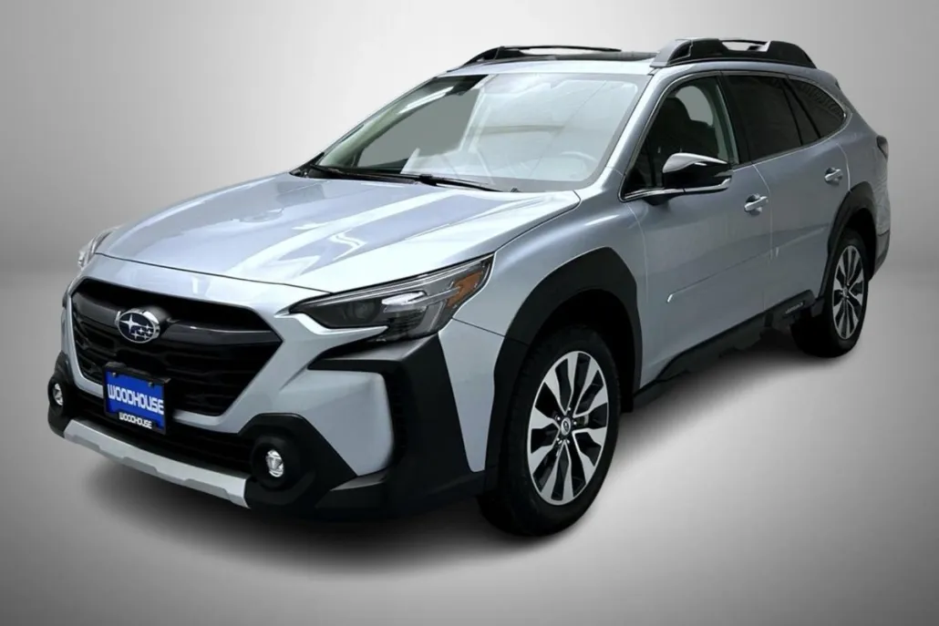 2025 Subaru Outback Limited photo 1