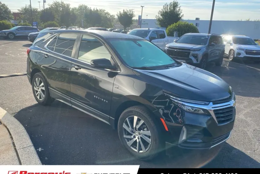 2023 Chevrolet Equinox LT photo 1