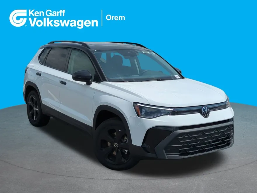 2025 Volkswagen Taos SE photo 1