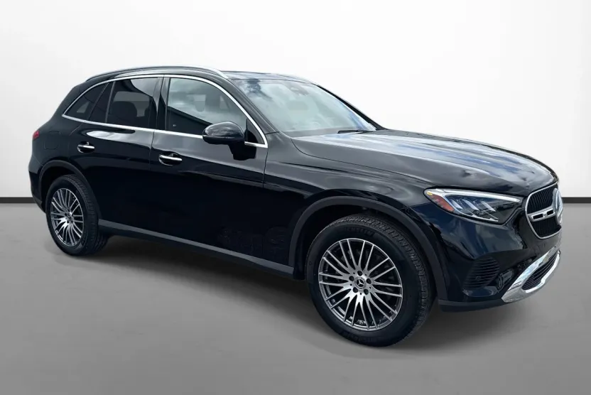 2025 Mercedes Benz GLC 300 photo 1