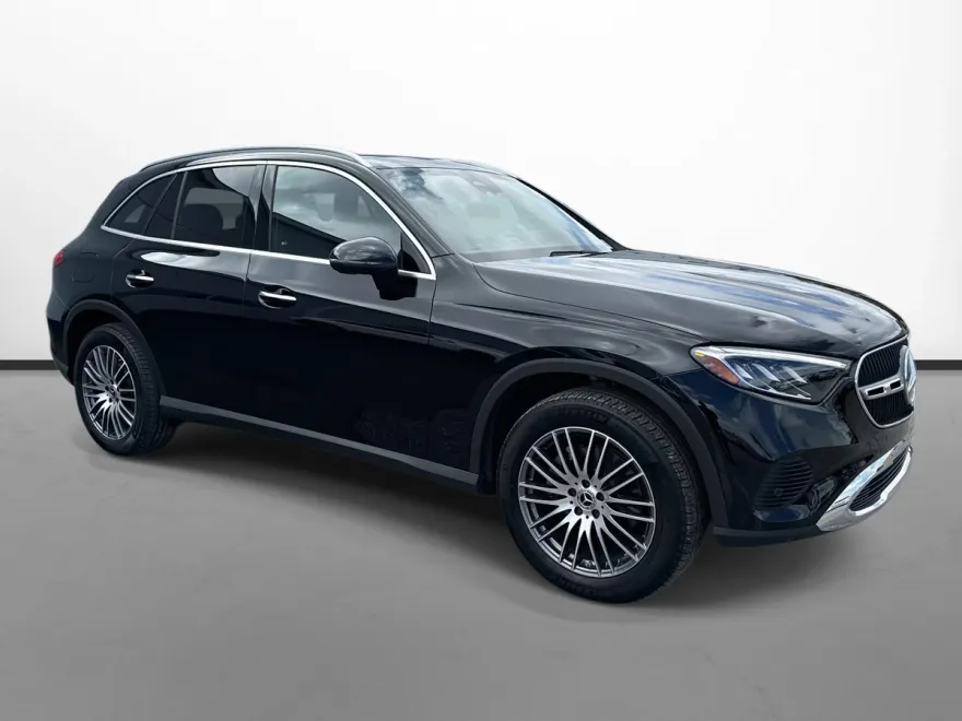 2025 Mercedes Benz GLC 300 photo 1