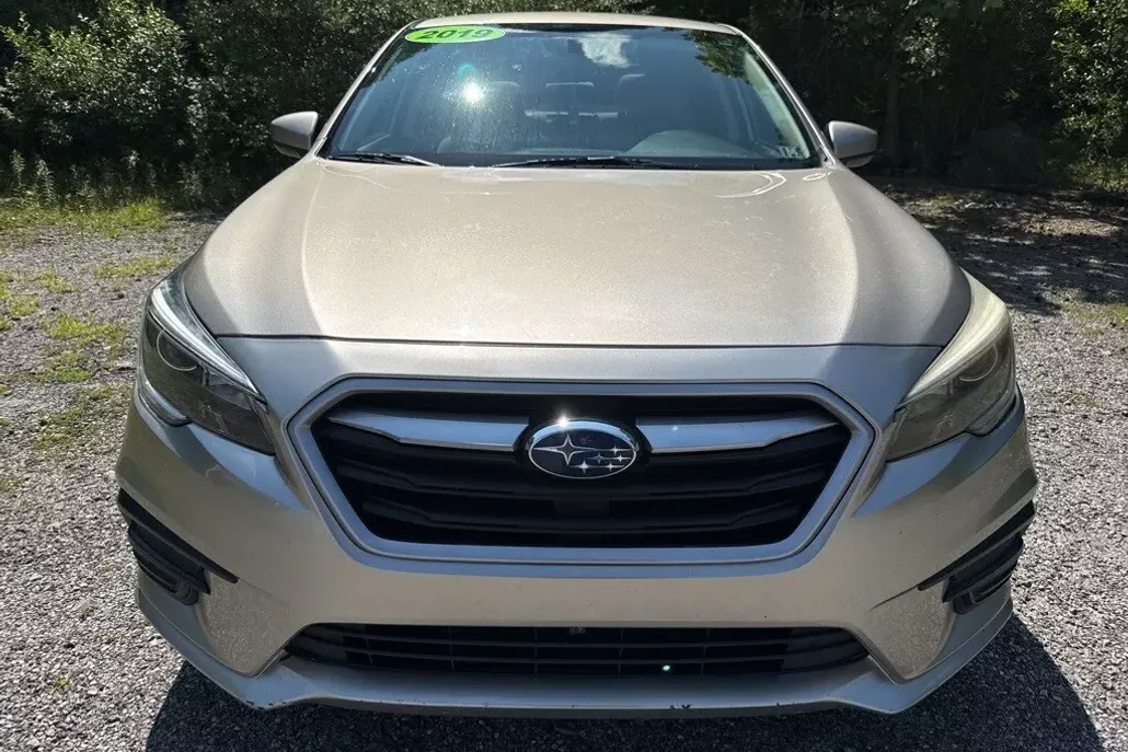 2019 Subaru Legacy 2.5i photo 1