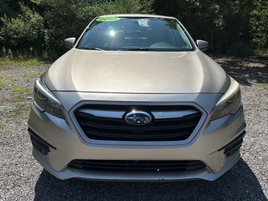 2019 Subaru Legacy 2.5i photo 1