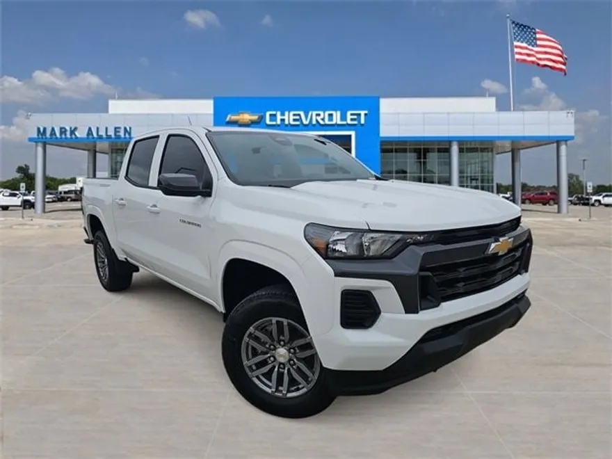 2026 Chevrolet Colorado LT photo 1