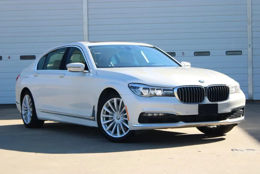 2017 Bmw 740i photo 1