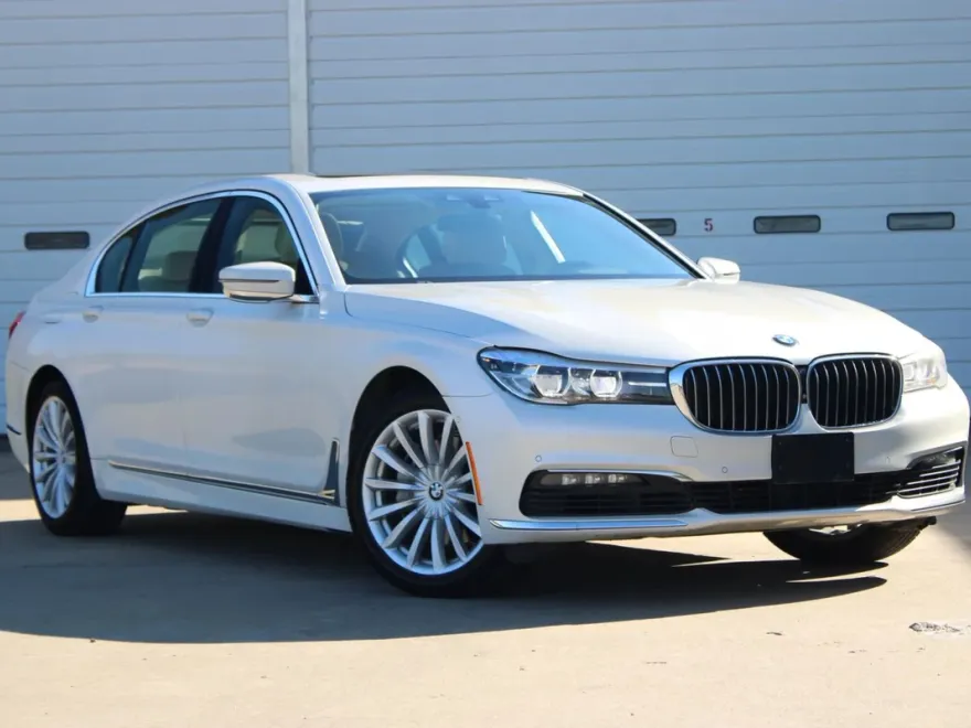 2017 Bmw 740i photo 1
