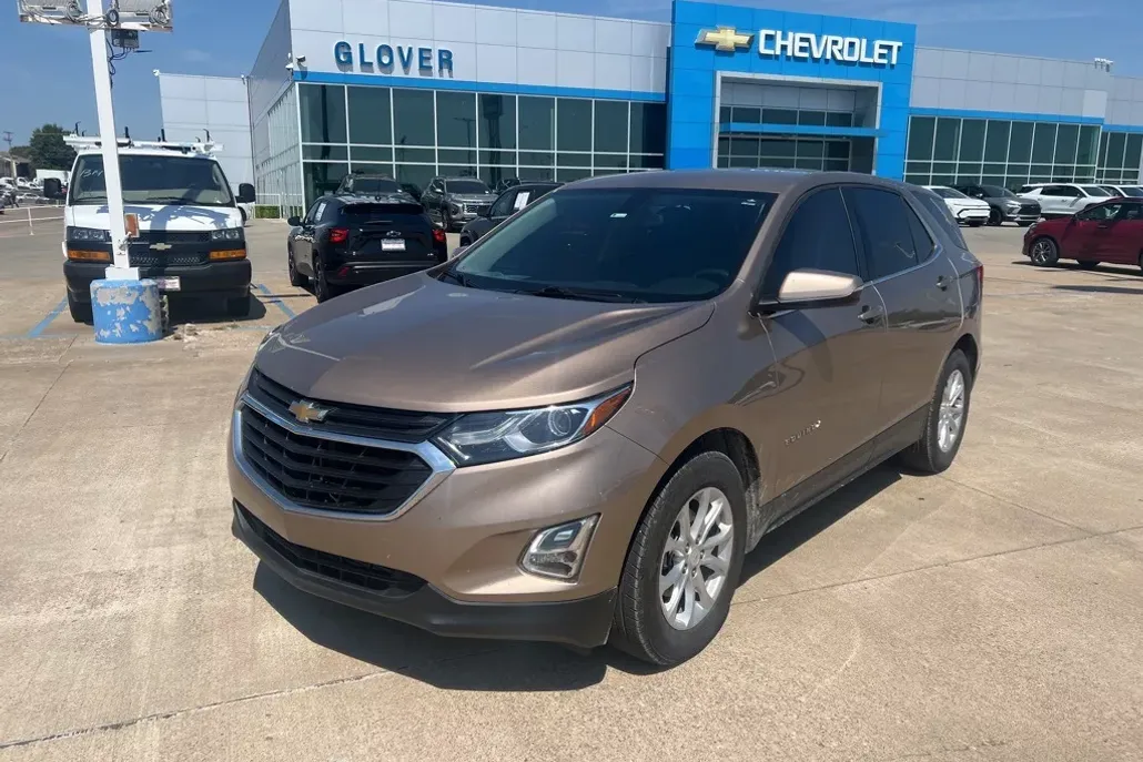 2018 Chevrolet Equinox LT photo 1