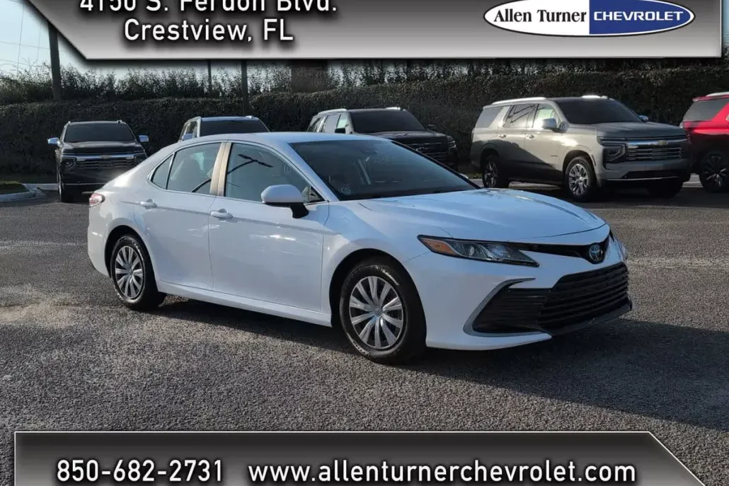 2023 Toyota Camry Hybrid LE photo 1