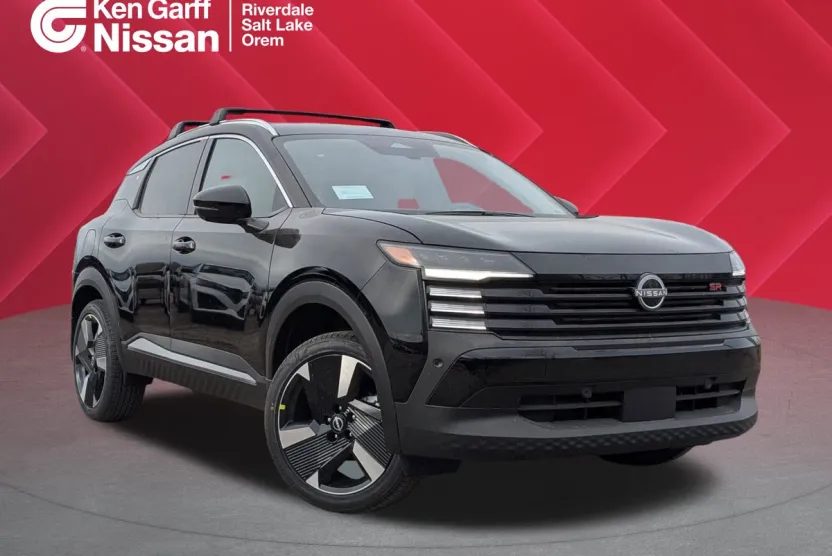2025 Nissan Kicks SR photo 1