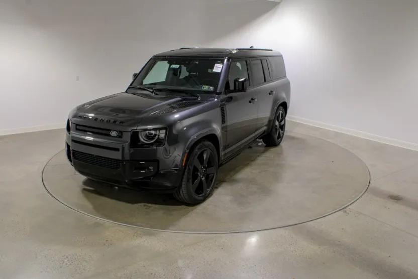 2026 Land Rover Defender photo 1