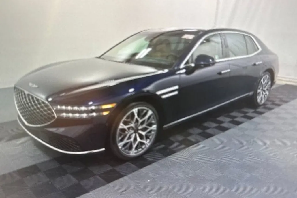 2025 Genesis G90 3.5T E-Supercharger photo 1