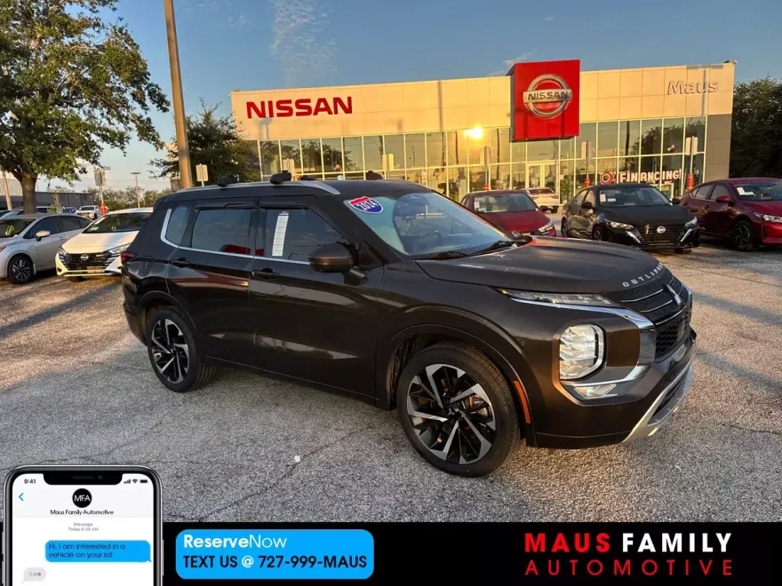 2024 Mitsubishi Outlander SEL photo 1