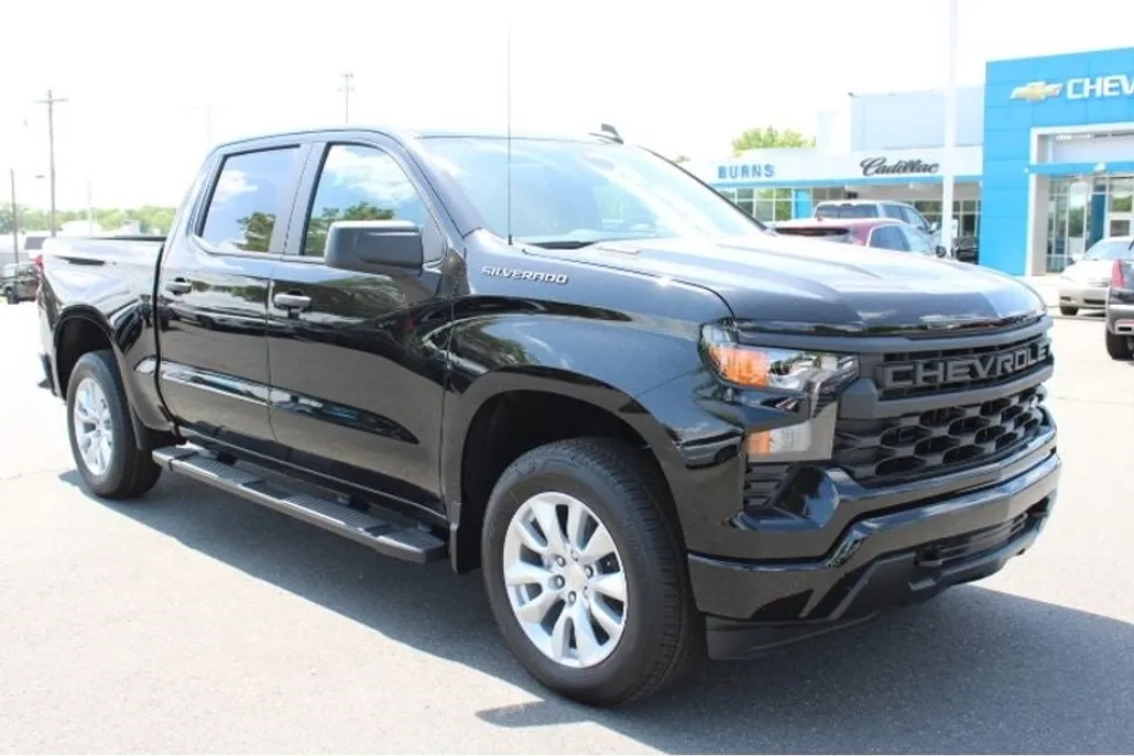 2025 Chevrolet Silverado 1500 Custom photo 1