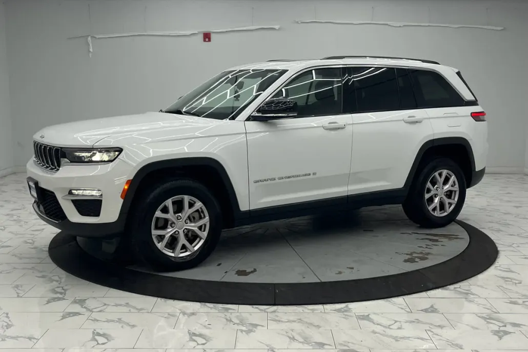 2022 Jeep Grand Cherokee Limited photo 1