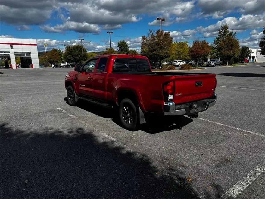 2023 Toyota Tacoma SR5 photo 1