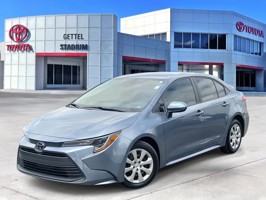 2024 Toyota Corolla LE photo 1