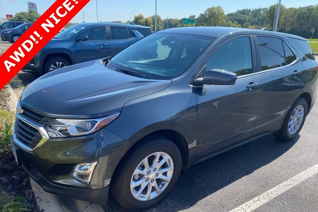 2021 Chevrolet Equinox LT photo 1