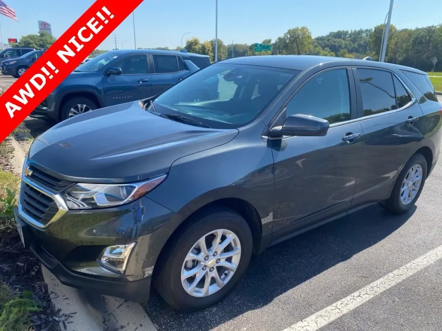 2021 Chevrolet Equinox LT photo 1