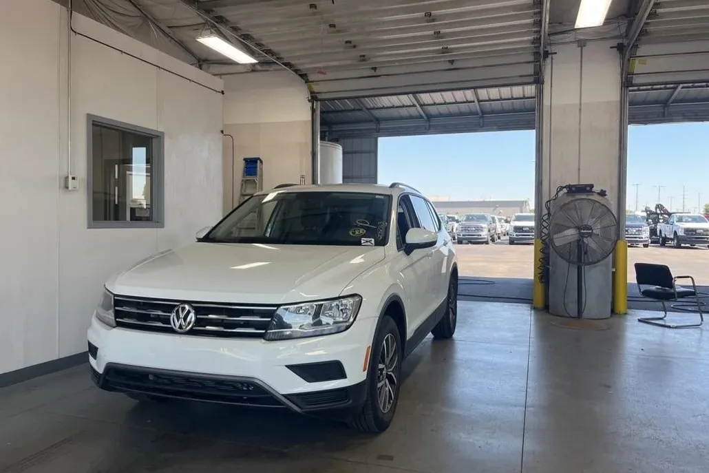 2021 Volkswagen Tiguan S photo 1