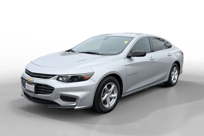2017 Chevrolet Malibu LS photo 1