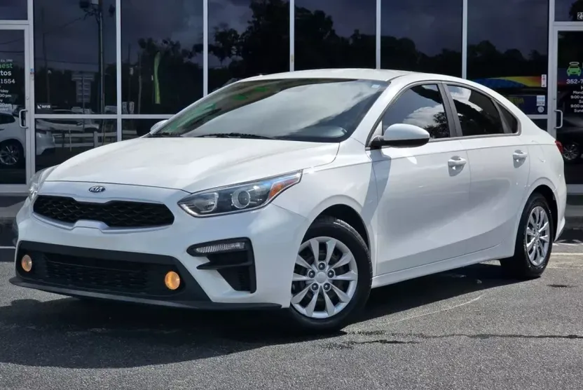 2020 Kia Forte FE photo 1