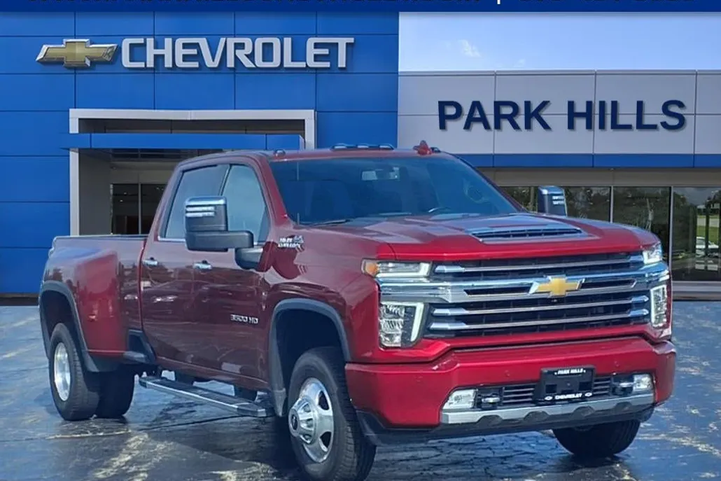 2023 Chevrolet Silverado 3500HD High Country photo 1