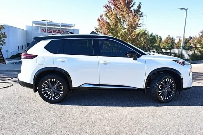 2026 Nissan Rogue Platinum photo 1