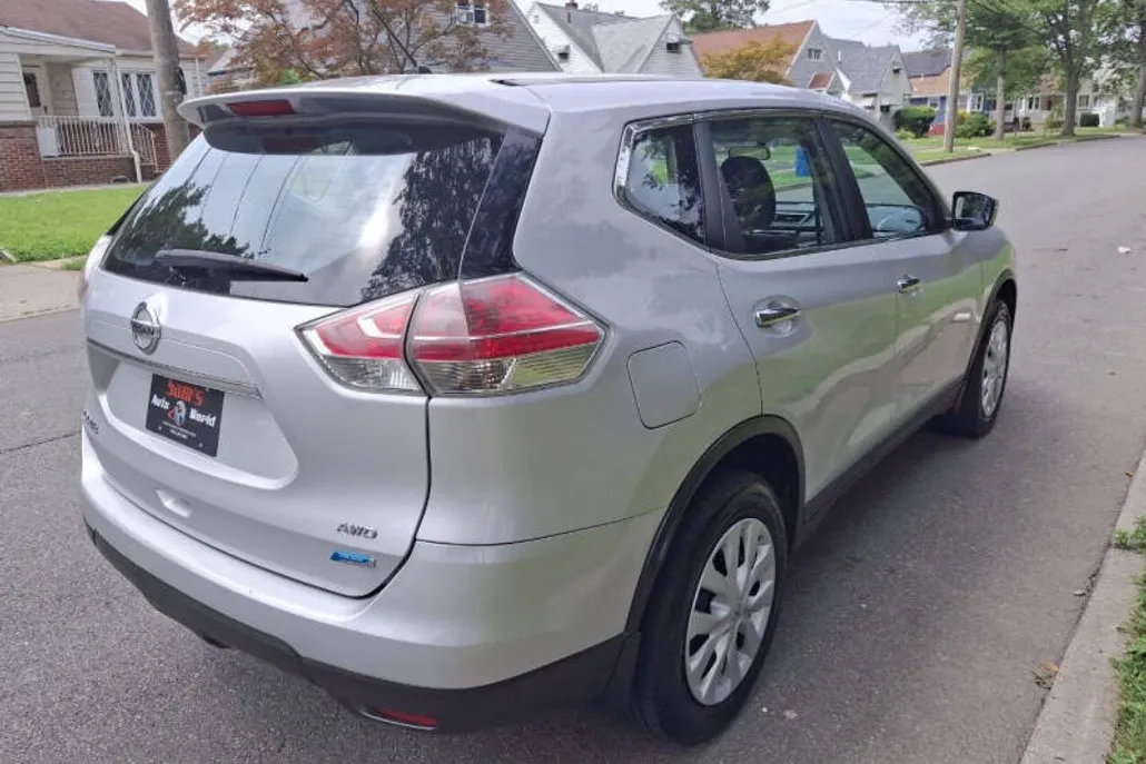 2014 Nissan Rogue S photo 1