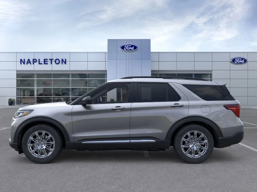 2025 Ford Explorer photo 1