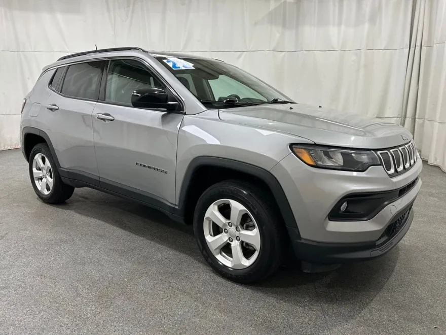 2022 Jeep Compass Latitude photo 1