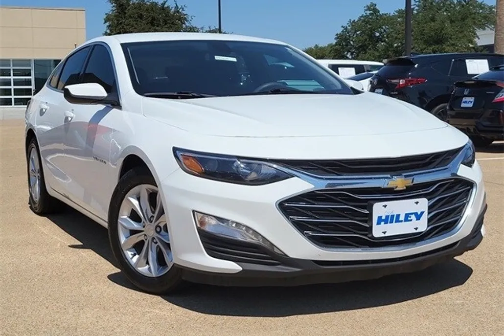 2022 Chevrolet Malibu 1LT photo 1