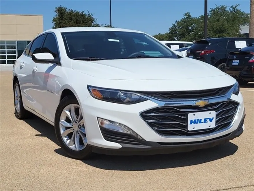 2022 Chevrolet Malibu 1LT photo 1
