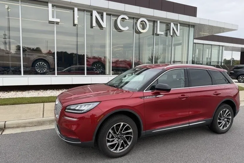 2022 Lincoln Corsair Standard photo 1