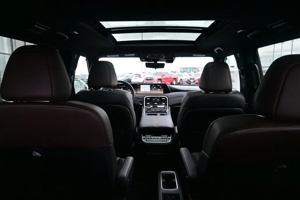 2025 Nissan Armada Platinum photo 1