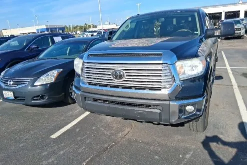 2015 Toyota Tundra SR5 CrewMax photo 2