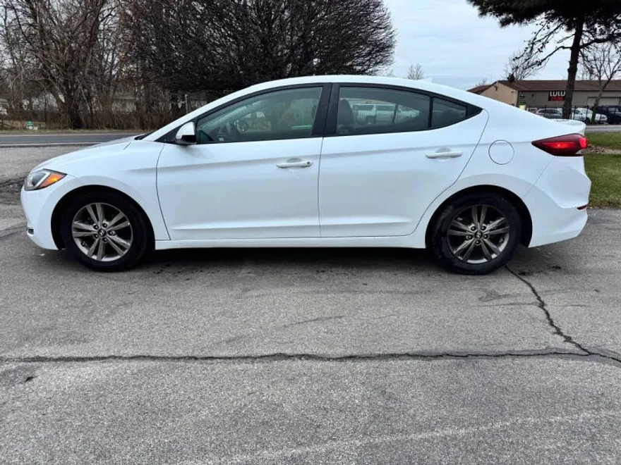 2017 Hyundai Elantra Value Edition photo 1