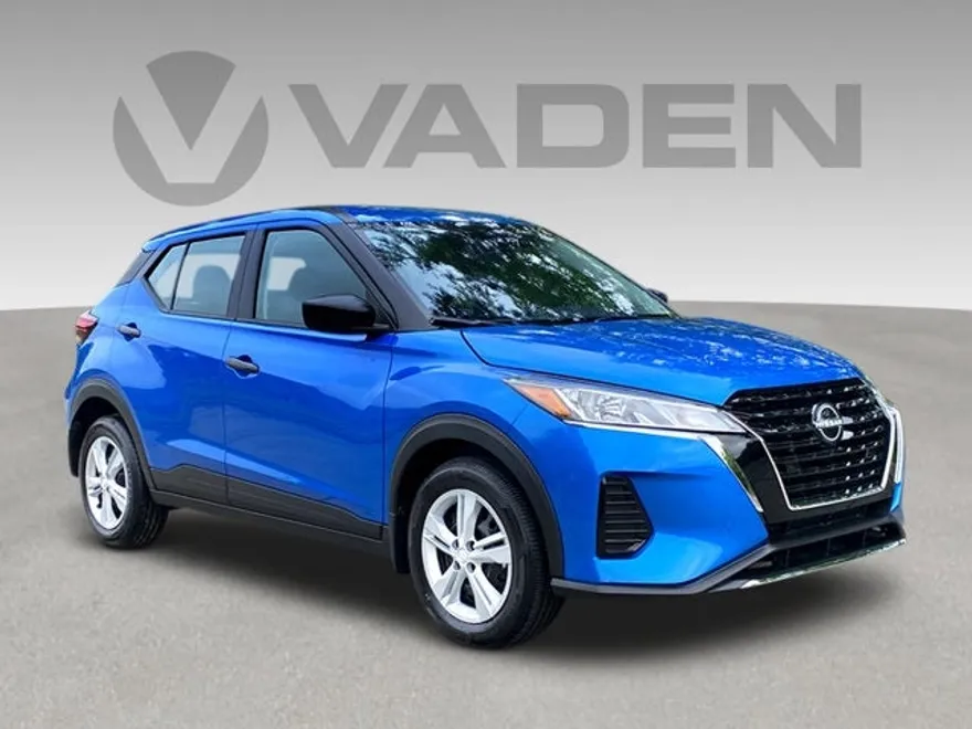 2025 Nissan Kicks Play S photo 1
