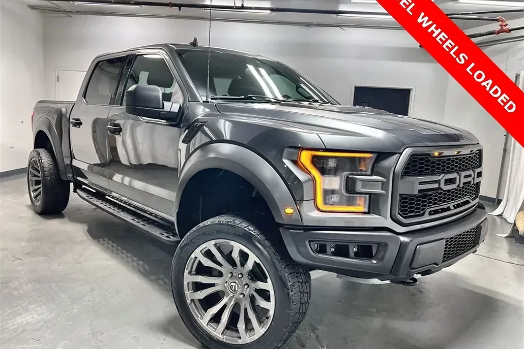 2020 Ford F-150 Raptor photo 1